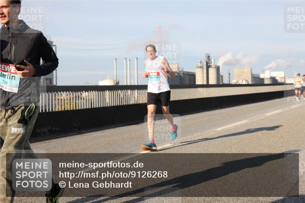 03.10.2025 - Köhlbrandbrückenlauf Lena Gebhardt http://msf.ph/oto/9126268 03.10.2025 09:46:10 Position 2 1144, 1997 meine-sportfotos.de