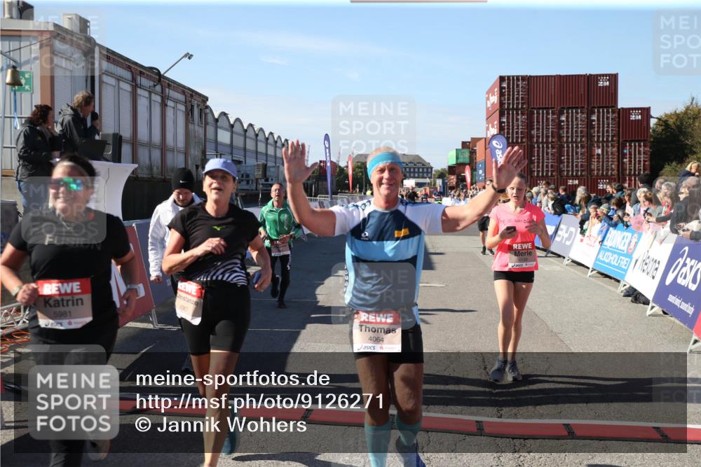03.10.2025 - Köhlbrandbrückenlauf Jannik Wohlers http://msf.ph/oto/9126271 03.10.2025 13:21:48 Ziel 4064, 4067, 4139, 4519, 4843, 4913, 4979, 5329, 5345, 5894, 5895, 5901, 5981, 6532, 6662 meine-sportfotos.de