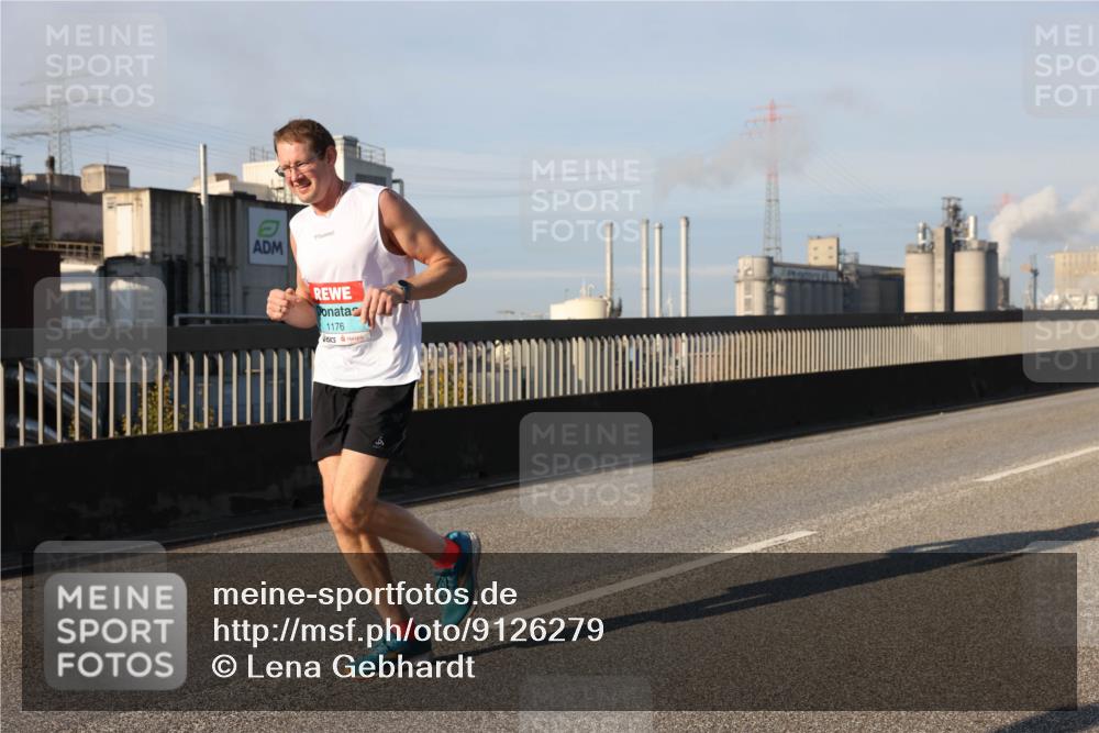 03.10.2025 - Köhlbrandbrückenlauf Lena Gebhardt http://msf.ph/oto/9126279 03.10.2025 09:46:11 Position 2 1176 meine-sportfotos.de