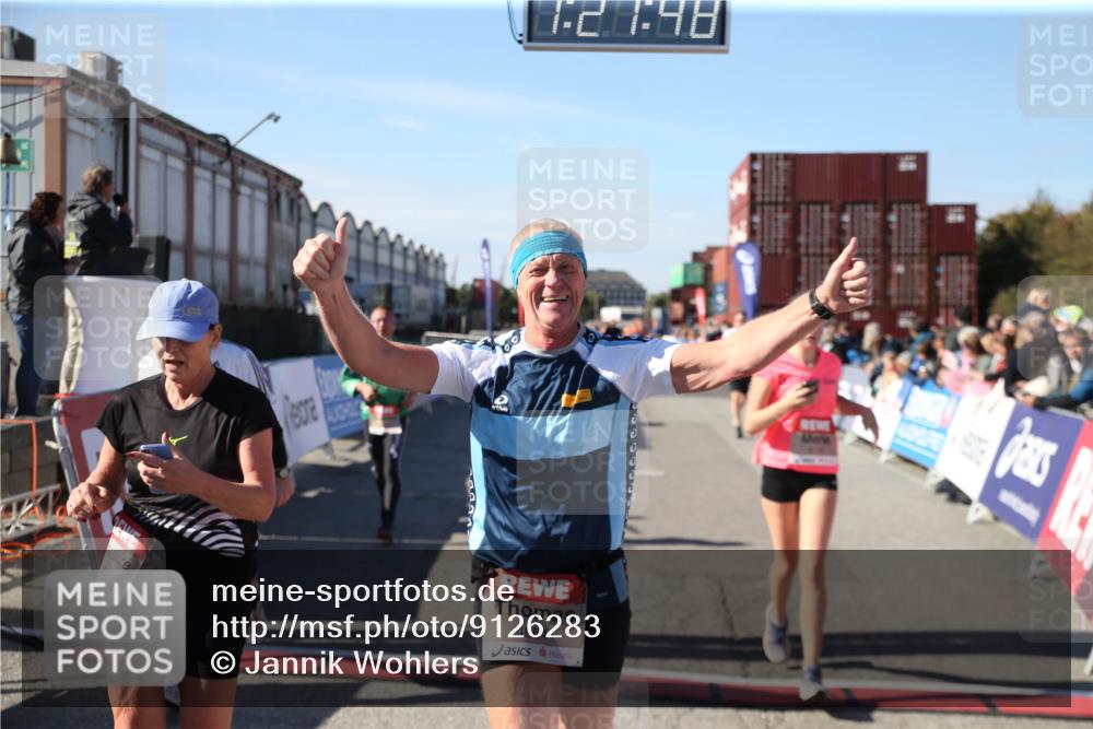 03.10.2025 - Köhlbrandbrückenlauf Jannik Wohlers http://msf.ph/oto/9126283 03.10.2025 13:21:48 Ziel 4064, 4067, 4139, 4519, 4843, 4913, 4979, 5329, 5345, 5894, 5895, 5901, 5981, 6532, 6662 meine-sportfotos.de