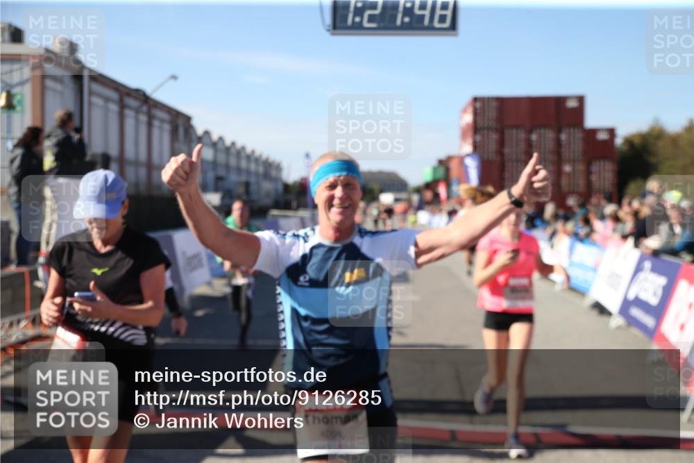 03.10.2025 - Köhlbrandbrückenlauf Jannik Wohlers http://msf.ph/oto/9126285 03.10.2025 13:21:48 Ziel 4064, 4067, 4139, 4519, 4843, 4913, 4979, 5329, 5345, 5894, 5895, 5901, 5981, 6532, 6662 meine-sportfotos.de
