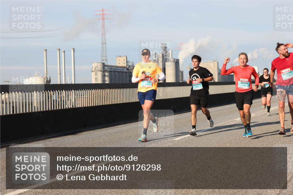 03.10.2025 - Köhlbrandbrückenlauf Lena Gebhardt http://msf.ph/oto/9126298 03.10.2025 09:46:16 Position 2 1, 3, 1474, 2901, 1165, 1273 meine-sportfotos.de
