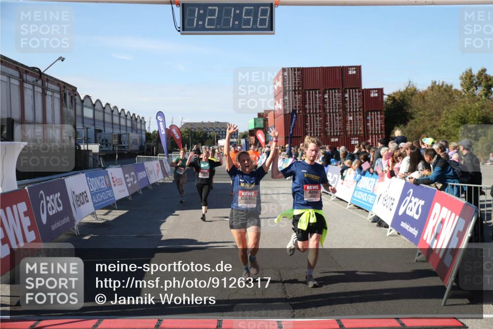 03.10.2025 - Köhlbrandbrückenlauf Jannik Wohlers http://msf.ph/oto/9126317 03.10.2025 13:21:59 Ziel 4291, 5776, 6005, 6237, 6332, 6532, 6684, 6687, 6729 meine-sportfotos.de