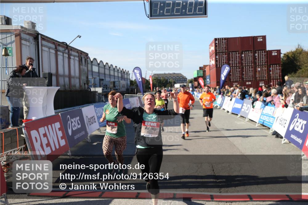 03.10.2025 - Köhlbrandbrückenlauf Jannik Wohlers http://msf.ph/oto/9126354 03.10.2025 13:22:02 Ziel 4291, 5180, 5776, 6005, 6237, 6332, 6684, 6687, 6729 meine-sportfotos.de