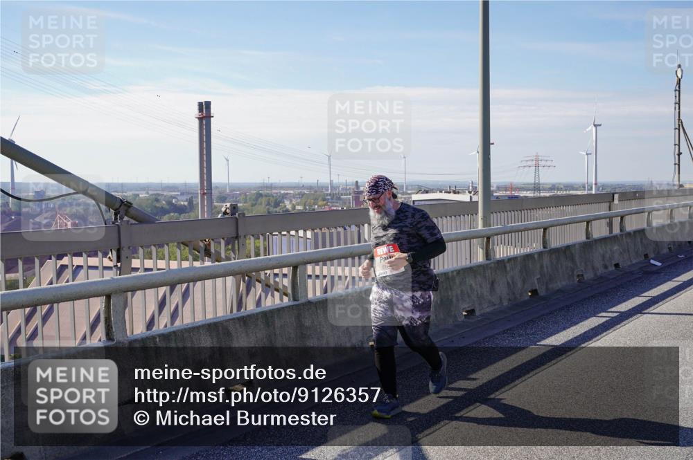 03.10.2025 - Köhlbrandbrückenlauf Michael Burmester http://msf.ph/oto/9126357 03.10.2025 13:12:30 Position 2 61 meine-sportfotos.de