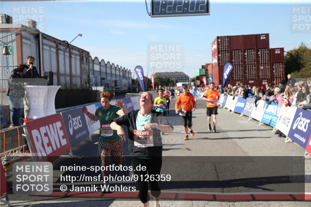 03.10.2025 - Köhlbrandbrückenlauf Jannik Wohlers http://msf.ph/oto/9126359 03.10.2025 13:22:02 Ziel 4291, 5180, 5776, 6005, 6237, 6332, 6684, 6687, 6729 meine-sportfotos.de