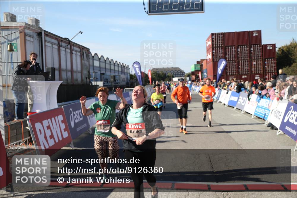 03.10.2025 - Köhlbrandbrückenlauf Jannik Wohlers http://msf.ph/oto/9126360 03.10.2025 13:22:02 Ziel 4291, 5180, 5776, 6005, 6237, 6332, 6684, 6687, 6729 meine-sportfotos.de