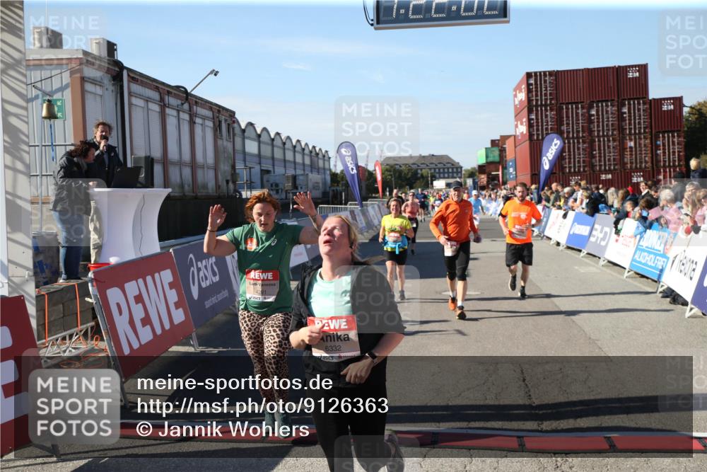 03.10.2025 - Köhlbrandbrückenlauf Jannik Wohlers http://msf.ph/oto/9126363 03.10.2025 13:22:02 Ziel 4291, 5180, 5776, 6005, 6237, 6332, 6684, 6687, 6729 meine-sportfotos.de