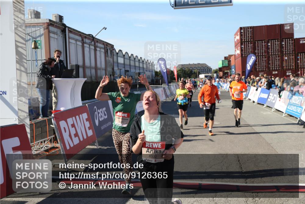 03.10.2025 - Köhlbrandbrückenlauf Jannik Wohlers http://msf.ph/oto/9126365 03.10.2025 13:22:02 Ziel 4291, 5180, 5776, 6005, 6237, 6332, 6684, 6687, 6729 meine-sportfotos.de