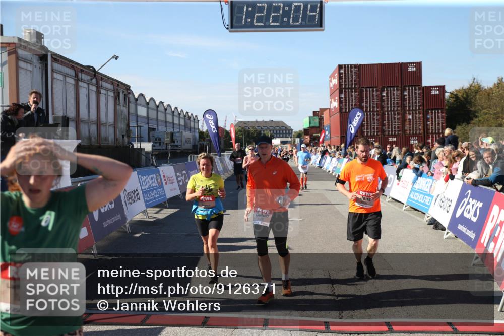 03.10.2025 - Köhlbrandbrückenlauf Jannik Wohlers http://msf.ph/oto/9126371 03.10.2025 13:22:04 Ziel 4291, 4934, 5180, 5776, 6005, 6173, 6237, 6332, 6416, 6684, 6687, 6729 meine-sportfotos.de