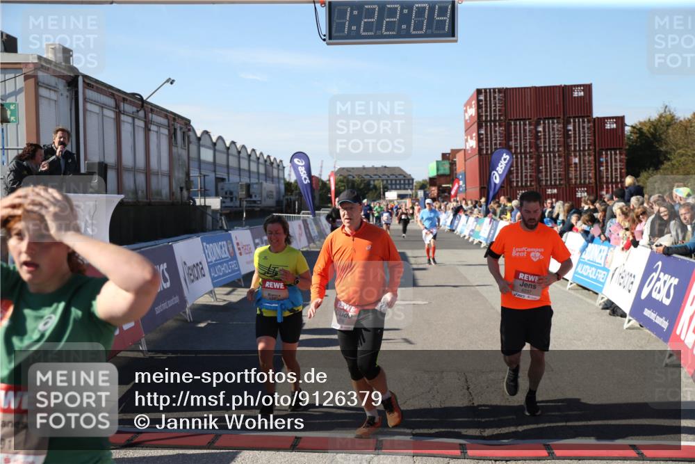 03.10.2025 - Köhlbrandbrückenlauf Jannik Wohlers http://msf.ph/oto/9126379 03.10.2025 13:22:04 Ziel 4291, 4934, 5180, 5776, 6005, 6173, 6237, 6332, 6416, 6684, 6687, 6729 meine-sportfotos.de