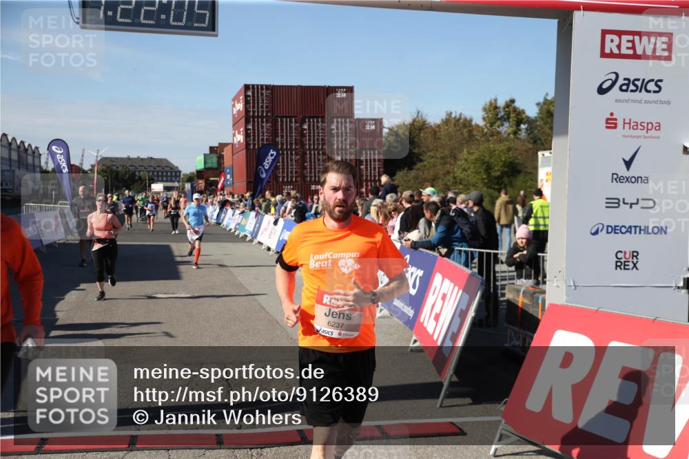 03.10.2025 - Köhlbrandbrückenlauf Jannik Wohlers http://msf.ph/oto/9126389 03.10.2025 13:22:05 Ziel 4291, 4934, 5180, 5776, 6005, 6173, 6237, 6332, 6416, 6684, 6687, 6729 meine-sportfotos.de
