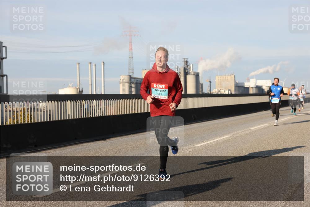 03.10.2025 - Köhlbrandbrückenlauf Lena Gebhardt http://msf.ph/oto/9126392 03.10.2025 09:46:20 Position 2 1225 meine-sportfotos.de