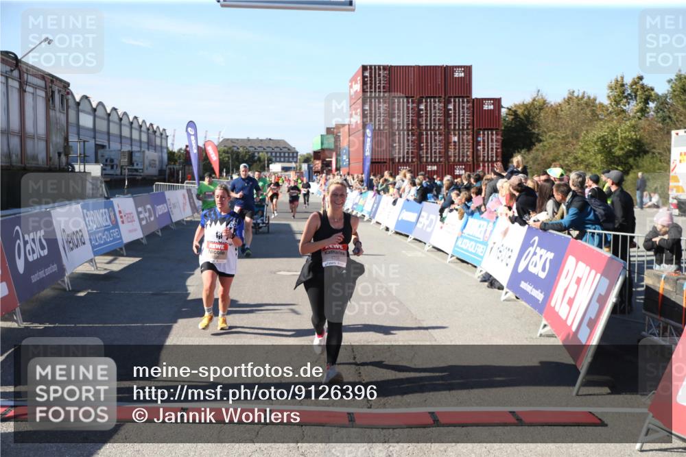 03.10.2025 - Köhlbrandbrückenlauf Jannik Wohlers http://msf.ph/oto/9126396 03.10.2025 13:22:14 Ziel 4239, 4706, 4934, 5072, 5180, 5235, 5400, 5401, 5720, 6173, 6237, 6416, 6531, 6729 meine-sportfotos.de
