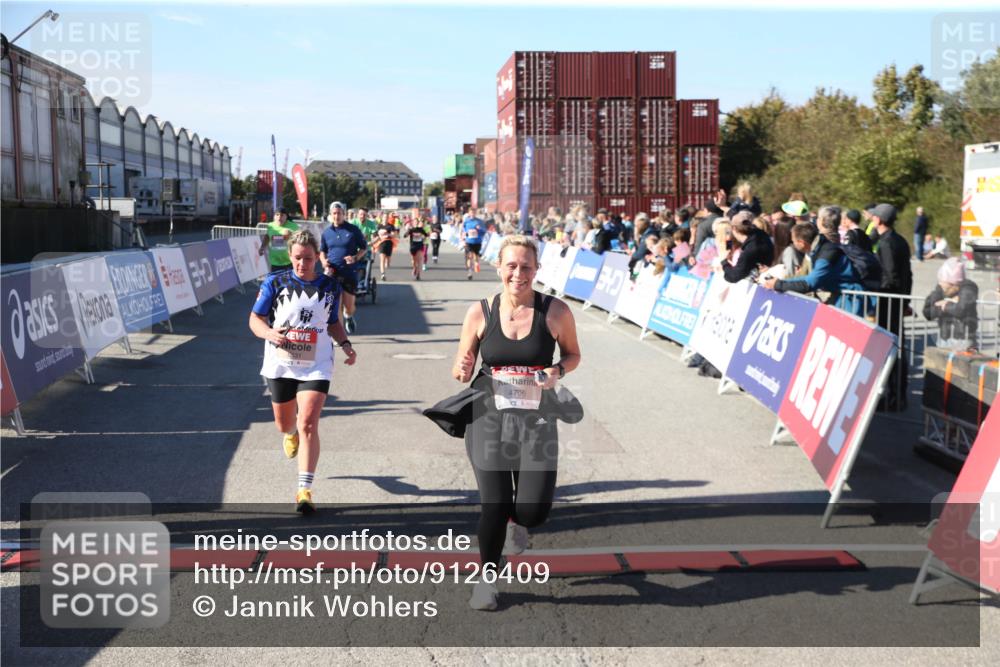 03.10.2025 - Köhlbrandbrückenlauf Jannik Wohlers http://msf.ph/oto/9126409 03.10.2025 13:22:14 Ziel 4239, 4706, 4934, 5072, 5180, 5235, 5400, 5401, 5720, 6173, 6237, 6416, 6531, 6729 meine-sportfotos.de