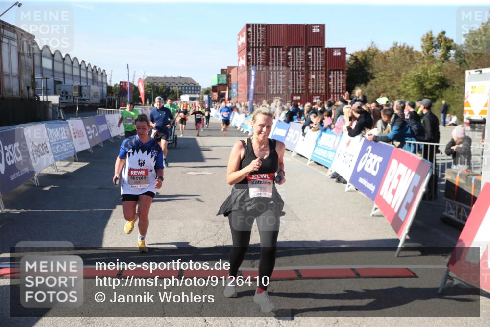 03.10.2025 - Köhlbrandbrückenlauf Jannik Wohlers http://msf.ph/oto/9126410 03.10.2025 13:22:14 Ziel 4239, 4706, 4934, 5072, 5180, 5235, 5400, 5401, 5720, 6173, 6237, 6416, 6531, 6729 meine-sportfotos.de