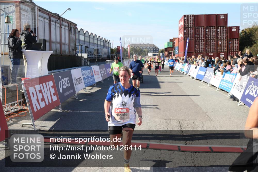 03.10.2025 - Köhlbrandbrückenlauf Jannik Wohlers http://msf.ph/oto/9126414 03.10.2025 13:22:15 Ziel 4239, 4706, 4934, 5072, 5180, 5235, 5400, 5401, 5720, 6173, 6416, 6531 meine-sportfotos.de