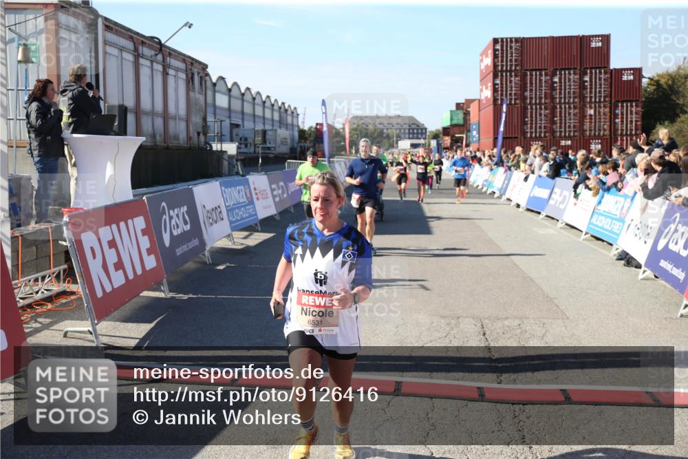 03.10.2025 - Köhlbrandbrückenlauf Jannik Wohlers http://msf.ph/oto/9126416 03.10.2025 13:22:15 Ziel 4239, 4706, 4934, 5072, 5180, 5235, 5400, 5401, 5720, 6173, 6416, 6531 meine-sportfotos.de