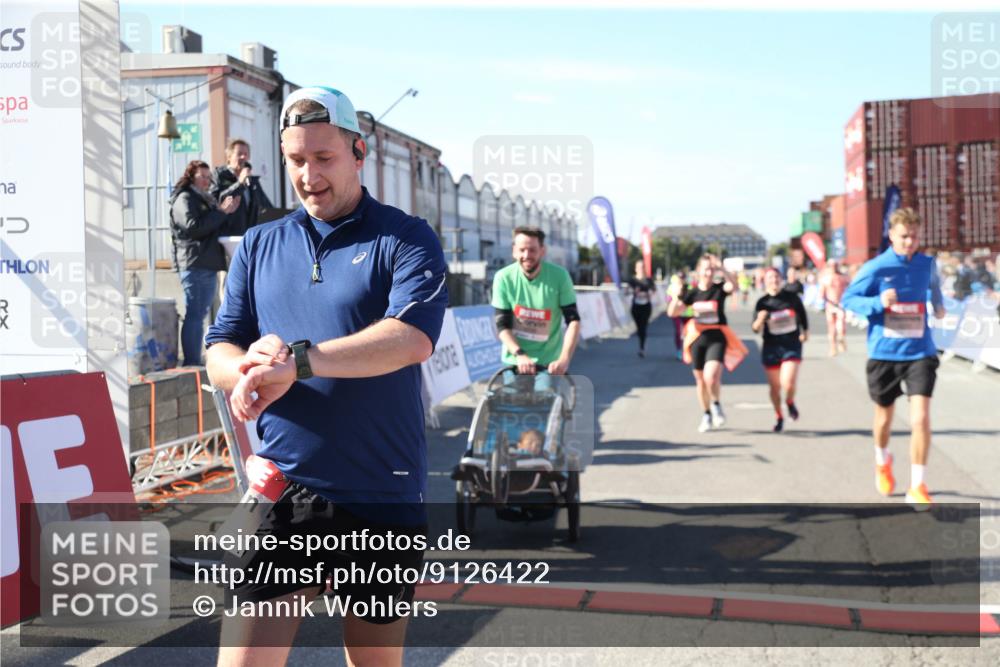 03.10.2025 - Köhlbrandbrückenlauf Jannik Wohlers http://msf.ph/oto/9126422 03.10.2025 13:22:19 Ziel 4239, 4706, 4934, 5072, 5235, 5272, 5400, 5401, 5720, 5851, 5929, 6173, 6188, 6416, 6531 meine-sportfotos.de