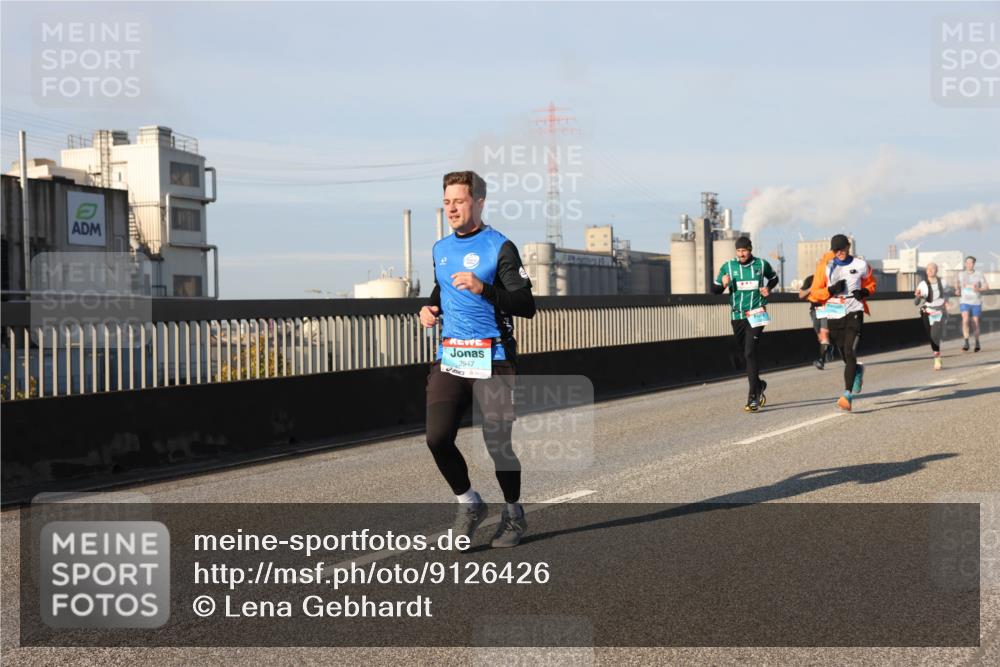 03.10.2025 - Köhlbrandbrückenlauf Lena Gebhardt http://msf.ph/oto/9126426 03.10.2025 09:46:24 Position 2 2947 meine-sportfotos.de