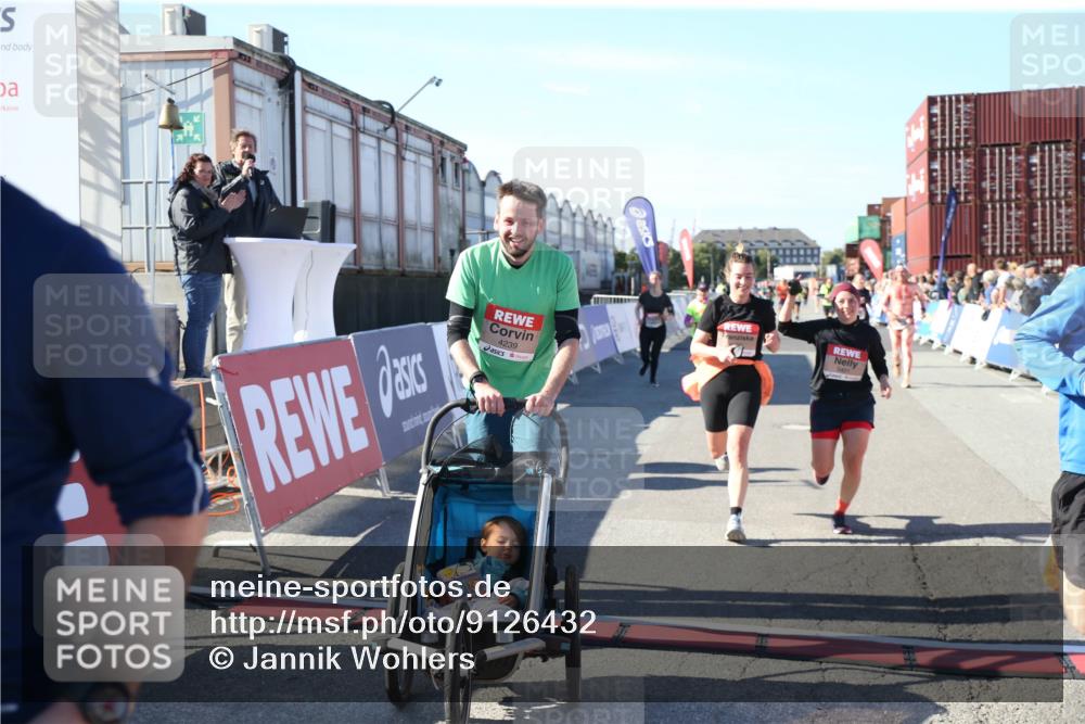 03.10.2025 - Köhlbrandbrückenlauf Jannik Wohlers http://msf.ph/oto/9126432 03.10.2025 13:22:20 Ziel 4239, 4706, 4934, 5072, 5235, 5272, 5400, 5401, 5720, 5851, 5929, 6188, 6531 meine-sportfotos.de