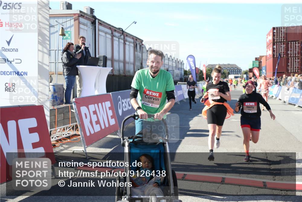03.10.2025 - Köhlbrandbrückenlauf Jannik Wohlers http://msf.ph/oto/9126438 03.10.2025 13:22:20 Ziel 4239, 4706, 4934, 5072, 5235, 5272, 5400, 5401, 5720, 5851, 5929, 6188, 6531 meine-sportfotos.de