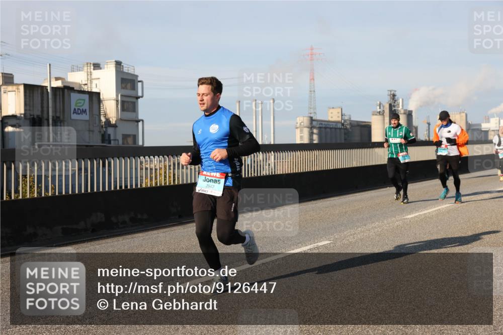 03.10.2025 - Köhlbrandbrückenlauf Lena Gebhardt http://msf.ph/oto/9126447 03.10.2025 09:46:24 Position 2 2947 meine-sportfotos.de