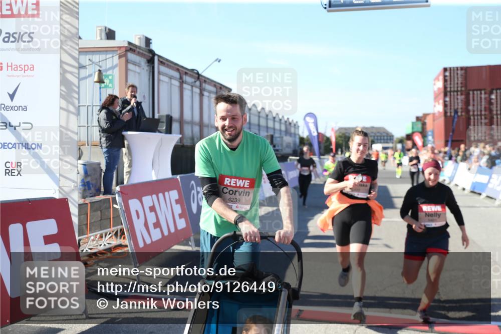 03.10.2025 - Köhlbrandbrückenlauf Jannik Wohlers http://msf.ph/oto/9126449 03.10.2025 13:22:21 Ziel 4239, 4706, 5072, 5235, 5272, 5400, 5401, 5720, 5851, 5929, 6188, 6531 meine-sportfotos.de