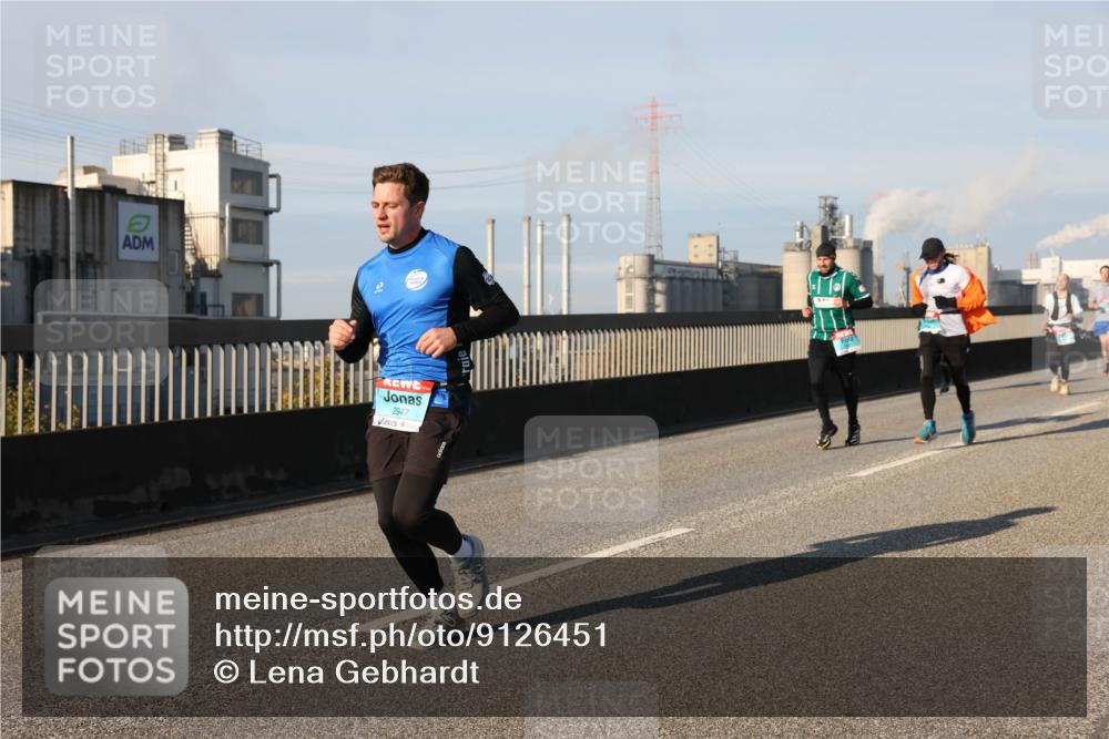 03.10.2025 - Köhlbrandbrückenlauf Lena Gebhardt http://msf.ph/oto/9126451 03.10.2025 09:46:24 Position 2 2947 meine-sportfotos.de