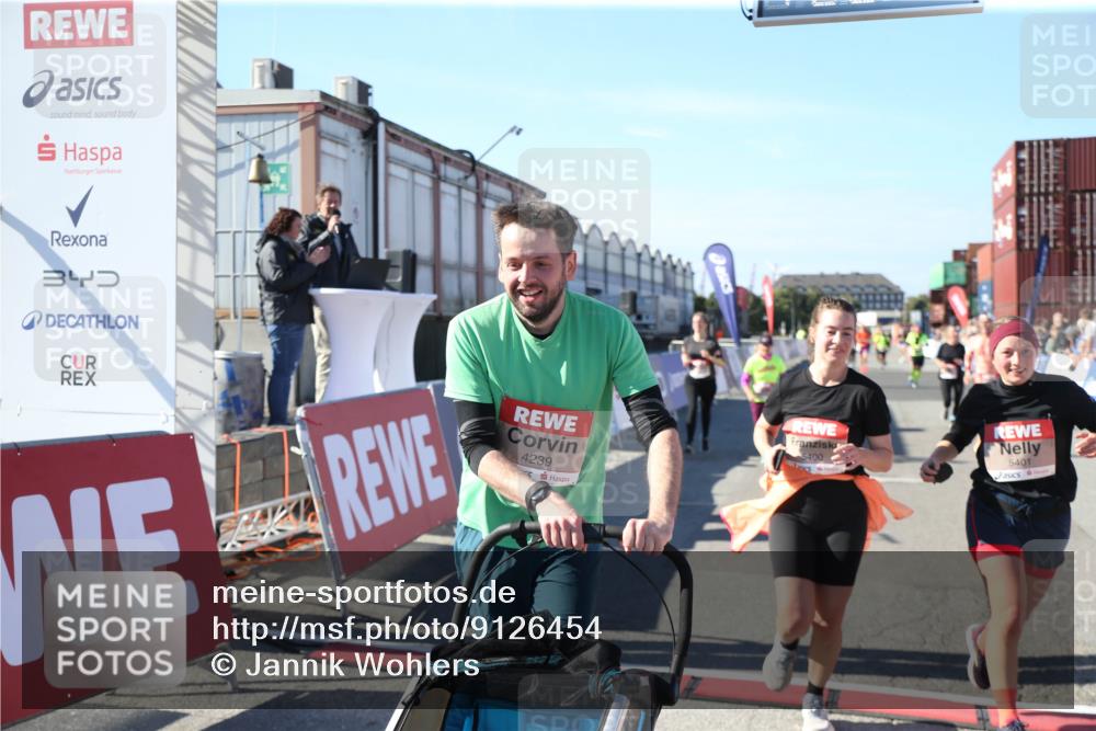 03.10.2025 - Köhlbrandbrückenlauf Jannik Wohlers http://msf.ph/oto/9126454 03.10.2025 13:22:21 Ziel 4239, 4706, 5072, 5235, 5272, 5400, 5401, 5720, 5851, 5929, 6188, 6531 meine-sportfotos.de