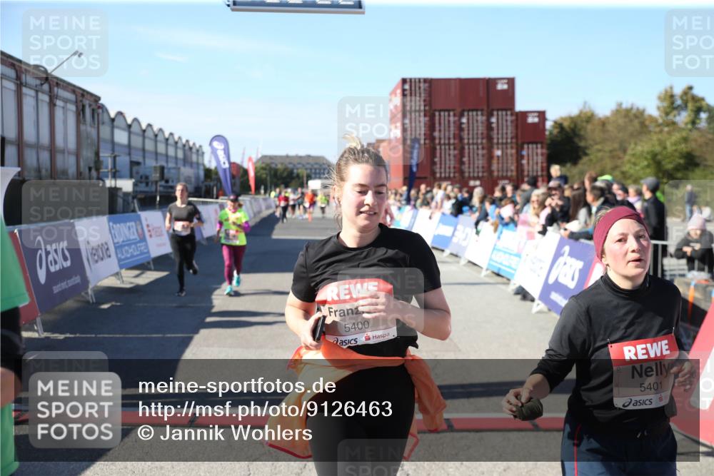 03.10.2025 - Köhlbrandbrückenlauf Jannik Wohlers http://msf.ph/oto/9126463 03.10.2025 13:22:22 Ziel 4239, 4706, 5072, 5235, 5272, 5400, 5401, 5720, 5851, 5929, 6188, 6531 meine-sportfotos.de