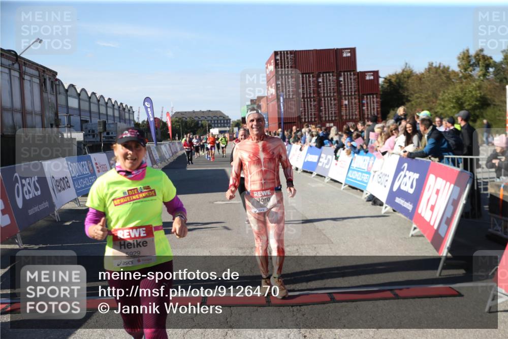 03.10.2025 - Köhlbrandbrückenlauf Jannik Wohlers http://msf.ph/oto/9126470 03.10.2025 13:22:25 Ziel 4239, 5072, 5235, 5272, 5400, 5401, 5720, 5851, 5929, 6188 meine-sportfotos.de
