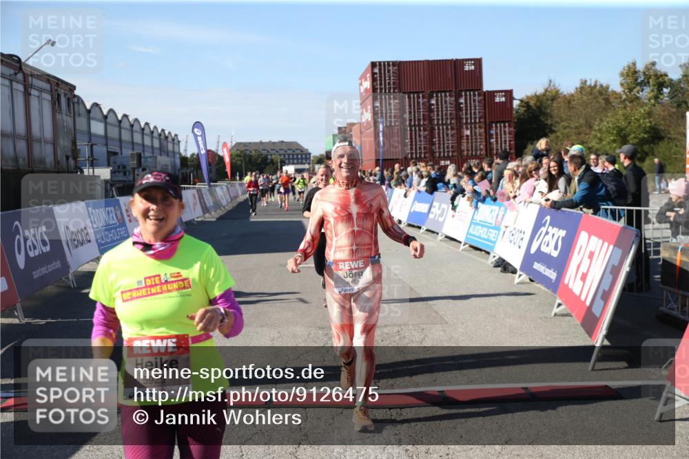 03.10.2025 - Köhlbrandbrückenlauf Jannik Wohlers http://msf.ph/oto/9126475 03.10.2025 13:22:25 Ziel 4239, 5072, 5235, 5272, 5400, 5401, 5720, 5851, 5929, 6188 meine-sportfotos.de