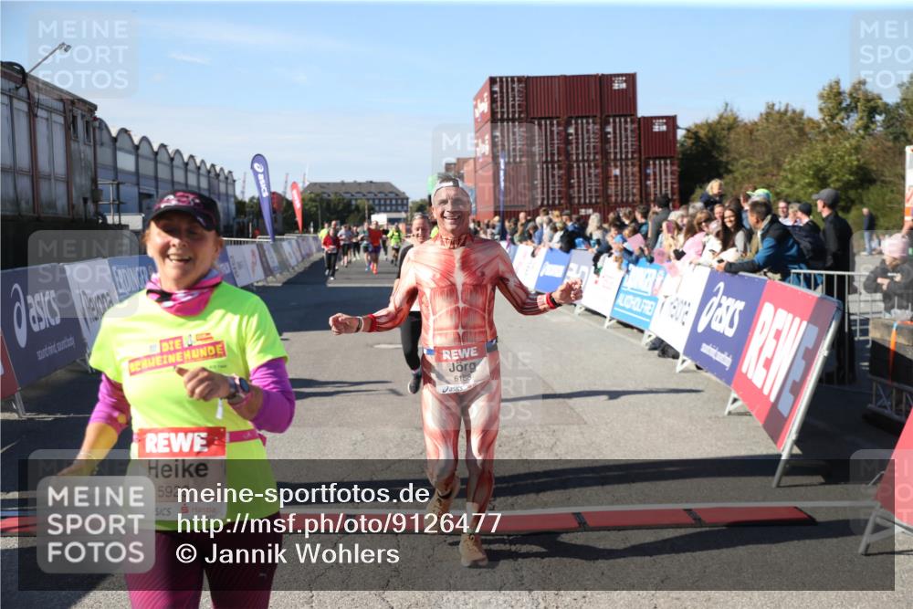 03.10.2025 - Köhlbrandbrückenlauf Jannik Wohlers http://msf.ph/oto/9126477 03.10.2025 13:22:25 Ziel 4239, 5072, 5235, 5272, 5400, 5401, 5720, 5851, 5929, 6188 meine-sportfotos.de