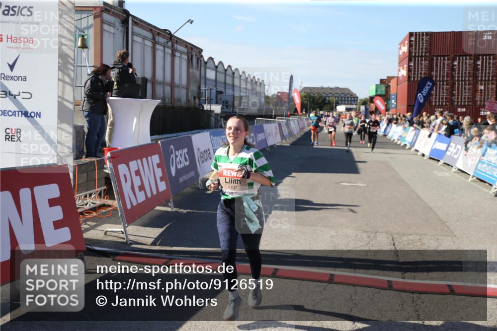03.10.2025 - Köhlbrandbrückenlauf Jannik Wohlers http://msf.ph/oto/9126519 03.10.2025 13:22:45 Ziel 4602, 4603, 5122, 5125, 5167, 5213, 5675, 5928, 5933, 5982, 6107, 6261, 6300, 6413 meine-sportfotos.de