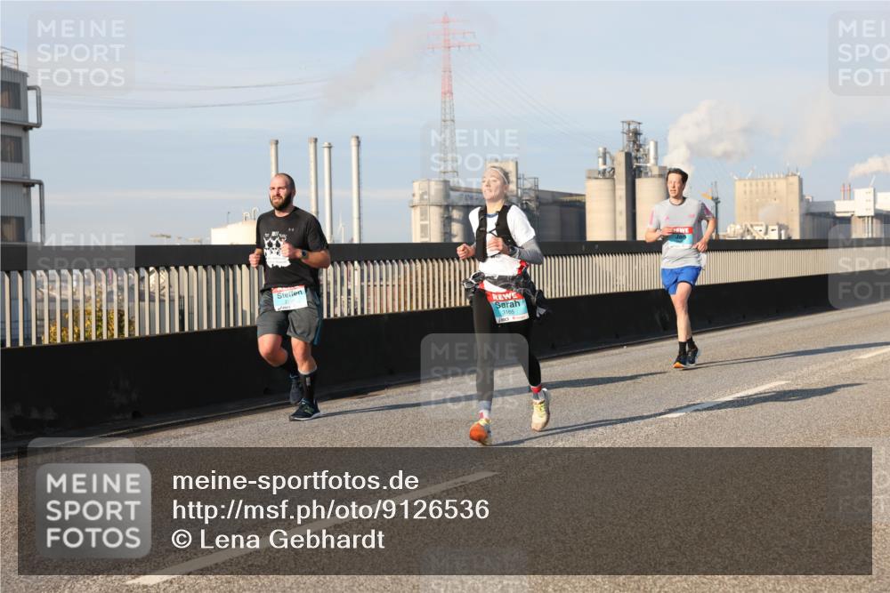 03.10.2025 - Köhlbrandbrückenlauf Lena Gebhardt http://msf.ph/oto/9126536 03.10.2025 09:46:28 Position 2 3165 meine-sportfotos.de