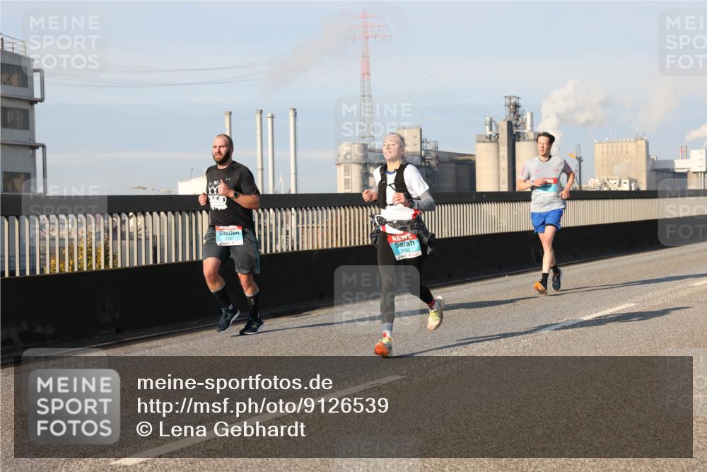 03.10.2025 - Köhlbrandbrückenlauf Lena Gebhardt http://msf.ph/oto/9126539 03.10.2025 09:46:28 Position 2 2791, 3165 meine-sportfotos.de