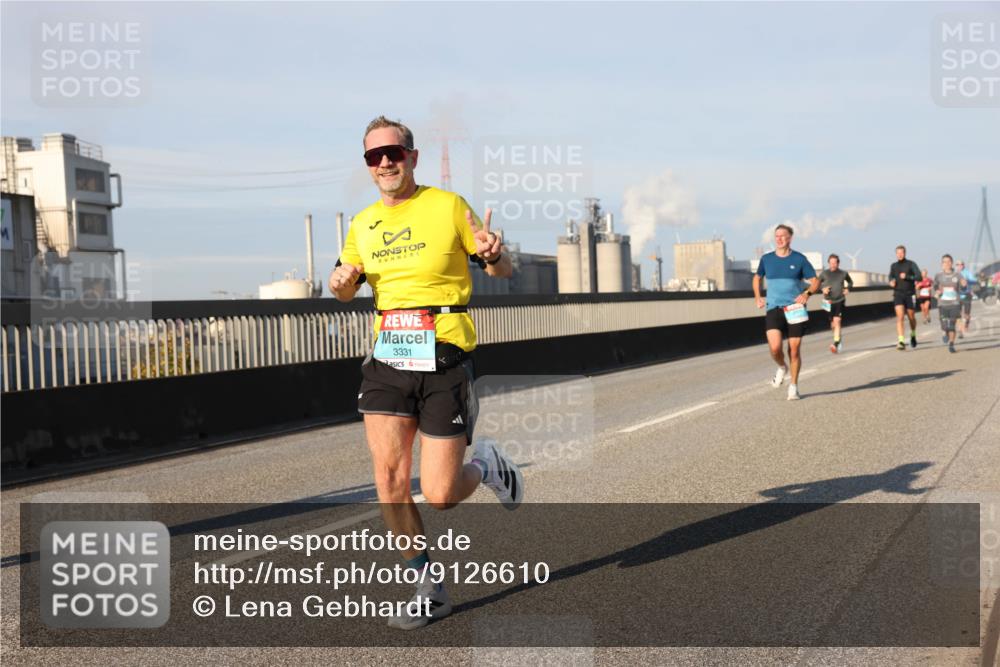 03.10.2025 - Köhlbrandbrückenlauf Lena Gebhardt http://msf.ph/oto/9126610 03.10.2025 09:46:31 Position 2 3331 meine-sportfotos.de