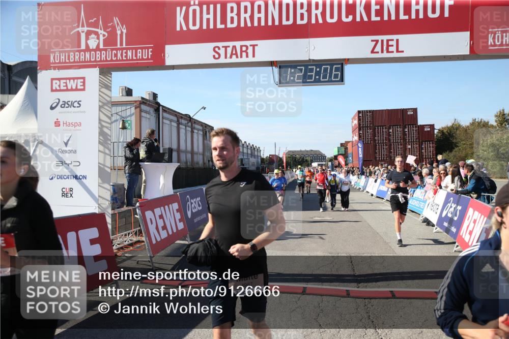 03.10.2025 - Köhlbrandbrückenlauf Jannik Wohlers http://msf.ph/oto/9126666 03.10.2025 13:23:07 Ziel 4339, 4350, 4553, 4904, 4905, 4964, 4987, 5076, 5189, 5573, 5712, 5716, 5812, 6027, 6070, 6071 meine-sportfotos.de