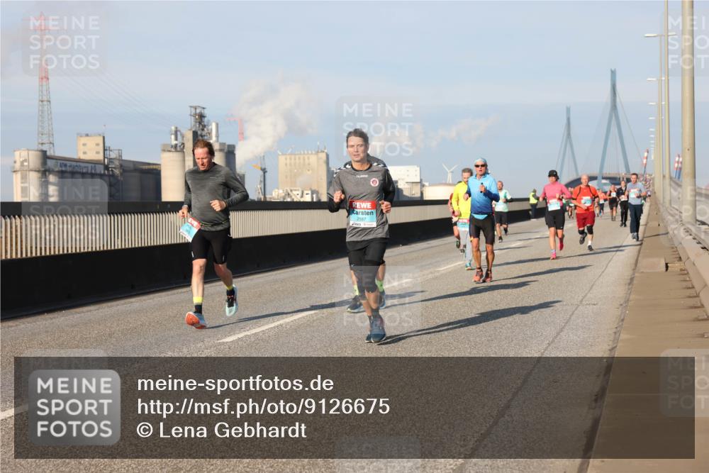 03.10.2025 - Köhlbrandbrückenlauf Lena Gebhardt http://msf.ph/oto/9126675 03.10.2025 09:46:35 Position 2 2587 meine-sportfotos.de