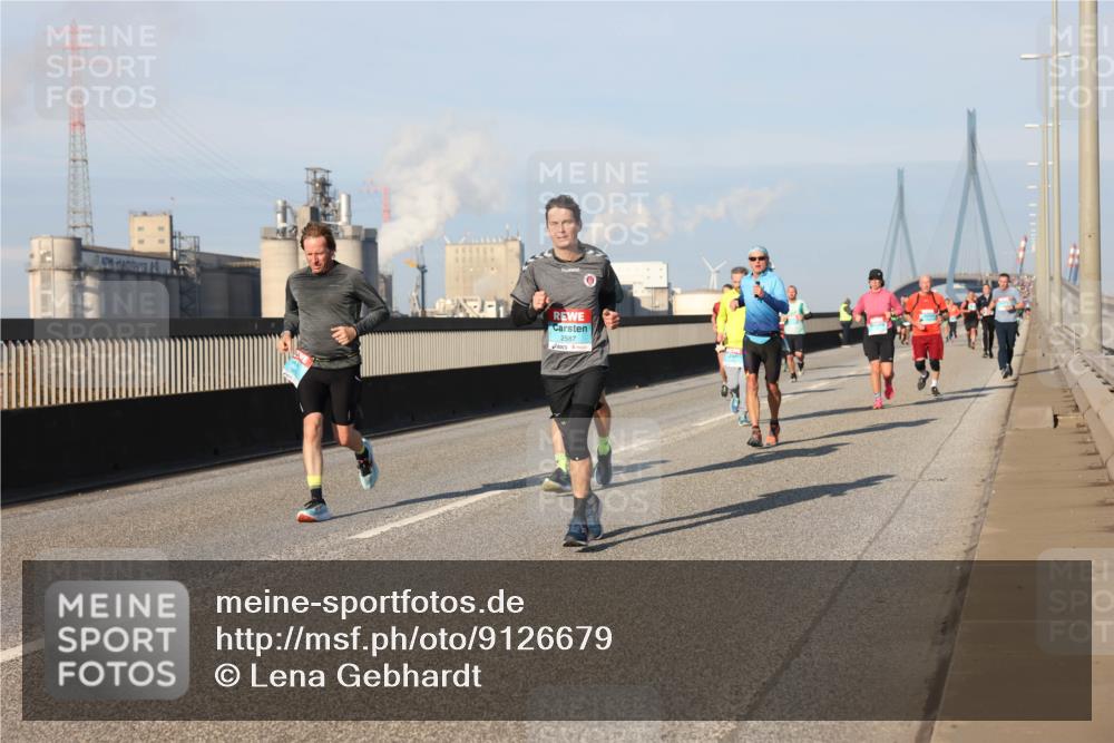 03.10.2025 - Köhlbrandbrückenlauf Lena Gebhardt http://msf.ph/oto/9126679 03.10.2025 09:46:35 Position 2 2587 meine-sportfotos.de