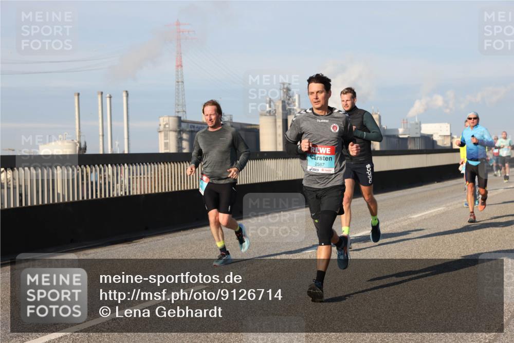 03.10.2025 - Köhlbrandbrückenlauf Lena Gebhardt http://msf.ph/oto/9126714 03.10.2025 09:46:36 Position 2 2587 meine-sportfotos.de