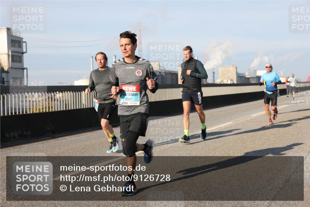 03.10.2025 - Köhlbrandbrückenlauf Lena Gebhardt http://msf.ph/oto/9126728 03.10.2025 09:46:36 Position 2 2587 meine-sportfotos.de
