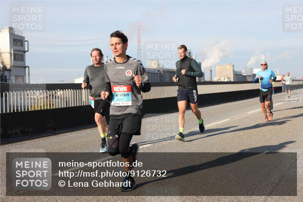 03.10.2025 - Köhlbrandbrückenlauf Lena Gebhardt http://msf.ph/oto/9126732 03.10.2025 09:46:37 Position 2 2587 meine-sportfotos.de
