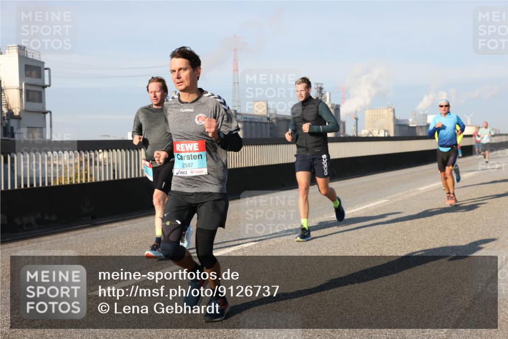 03.10.2025 - Köhlbrandbrückenlauf Lena Gebhardt http://msf.ph/oto/9126737 03.10.2025 09:46:37 Position 2 2587 meine-sportfotos.de
