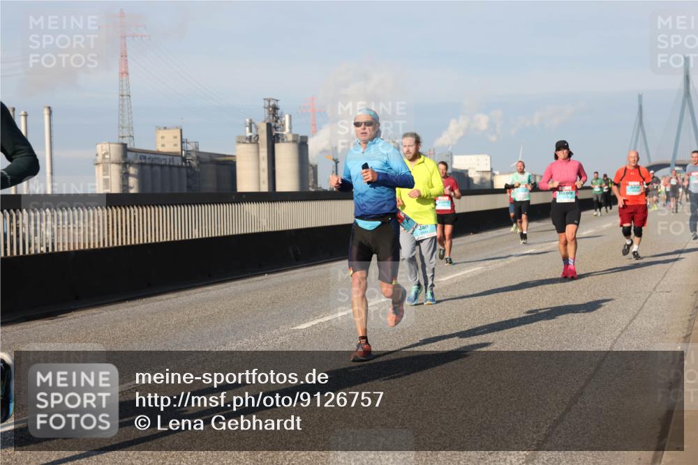 03.10.2025 - Köhlbrandbrückenlauf Lena Gebhardt http://msf.ph/oto/9126757 03.10.2025 09:46:38 Position 2  meine-sportfotos.de