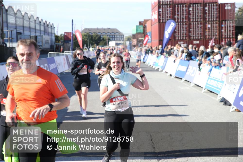 03.10.2025 - Köhlbrandbrückenlauf Jannik Wohlers http://msf.ph/oto/9126758 03.10.2025 13:23:42 Ziel 4285, 4743, 4752, 5093, 5397, 5653, 5855 meine-sportfotos.de