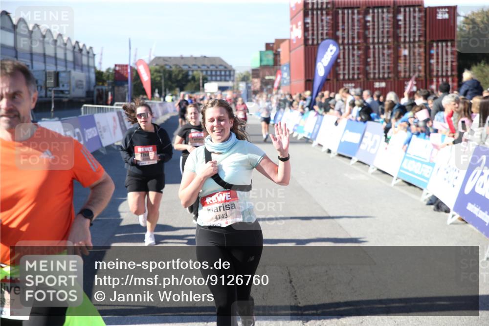 03.10.2025 - Köhlbrandbrückenlauf Jannik Wohlers http://msf.ph/oto/9126760 03.10.2025 13:23:43 Ziel 4285, 4465, 4743, 4752, 5093, 5397, 5653, 5855, 6728 meine-sportfotos.de