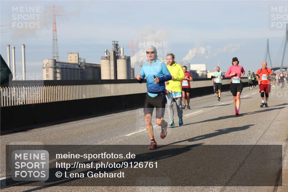 03.10.2025 - Köhlbrandbrückenlauf Lena Gebhardt http://msf.ph/oto/9126761 03.10.2025 09:46:38 Position 2  meine-sportfotos.de