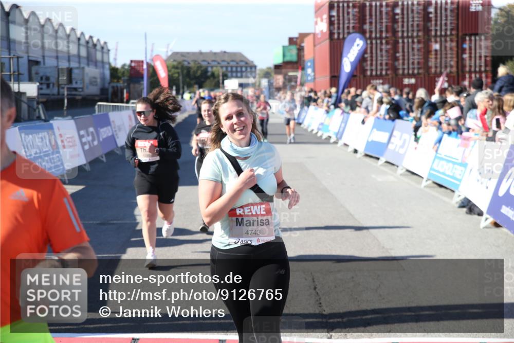 03.10.2025 - Köhlbrandbrückenlauf Jannik Wohlers http://msf.ph/oto/9126765 03.10.2025 13:23:43 Ziel 4285, 4465, 4743, 4752, 5093, 5397, 5653, 5855, 6728 meine-sportfotos.de